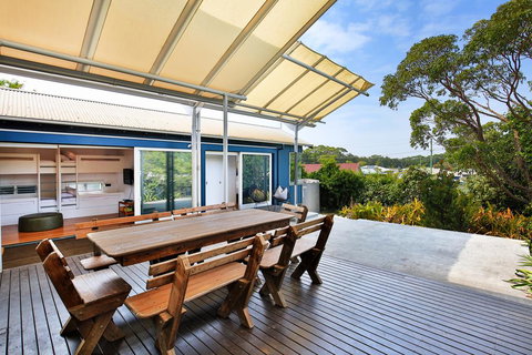 Ayana Beach House - Pet Friendly - Opposite Beach - Accommodation Perth 3