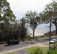 Baggies on Dutchies' 9 Burbong Street - large house with aircon boat parking  waterviews - Accommodation Perth