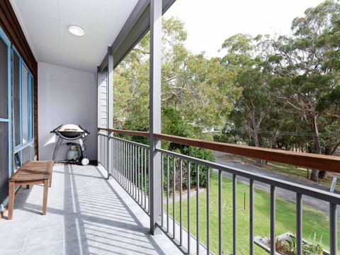 Baggies On Dutchies', 9 Burbong Street - Large House With Aircon, Boat Parking & Waterviews - Accommodation Perth 2
