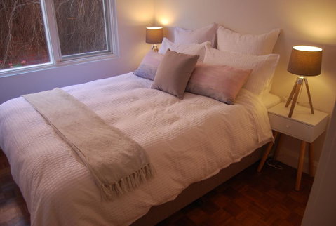 Balcony Retreat Apartment By Ready Set Host - Accommodation Perth 3