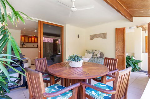 Balinese Beachfront Villa - Perth Resorts 2