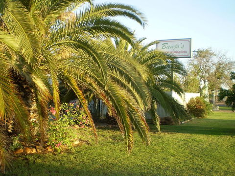 Banjos Overnight And Holiday Units - Accommodation Perth 0