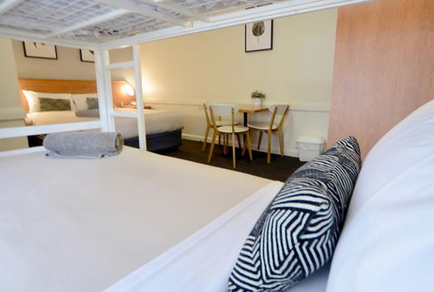 Barclay On View - Accommodation Perth 3