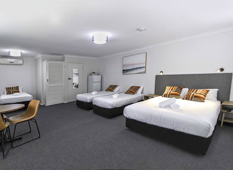 Batemans Bay Hotel - Perth Resorts 2