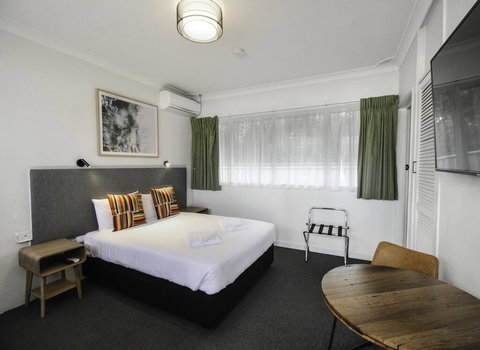 Batemans Bay Hotel - Perth Resorts 1