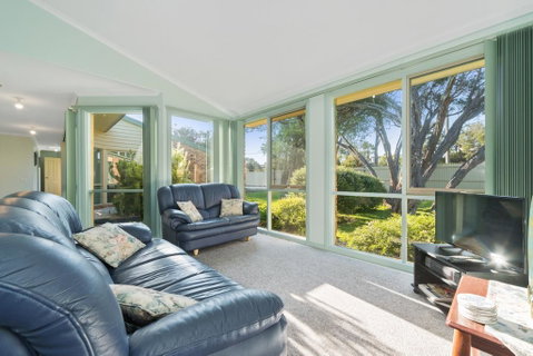 Bay Beach Beauty - Accommodation Perth 1