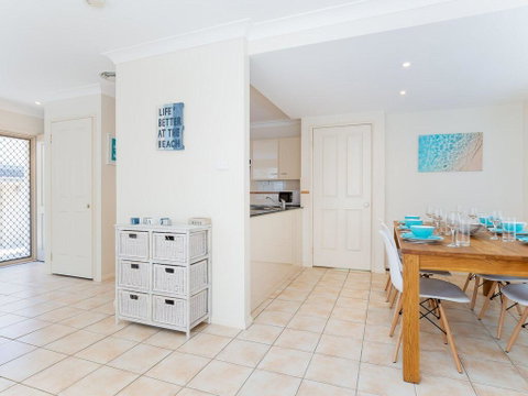 Bay Haven', 4/3 Thurlow Avenue - Pet Friendly, Close To Town, & Air Con - Accommodation Perth 1