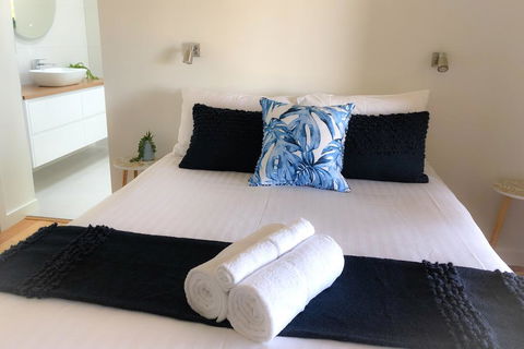 BAY OF FIRES BEACH SHACK Ocean Views From A Modern Beachhouse - Perth Resorts 1