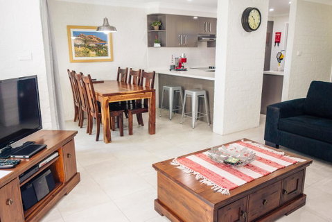 Bay Parklands, Unit 21/2 Gowrie Avenue - Accommodation Perth 0