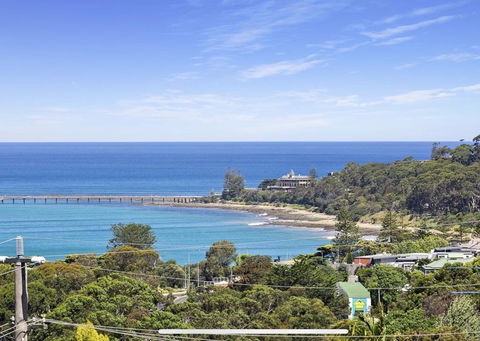 Bay Views Lorne - Accommodation Perth 1