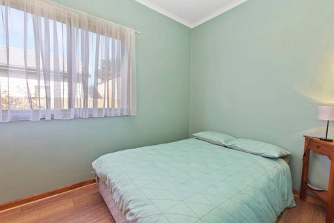 BAY YARD - Large Yard, Wifi, Family Friendly. - Accommodation Perth 2