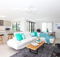 Beach Breeze Holiday House - Perth Resorts