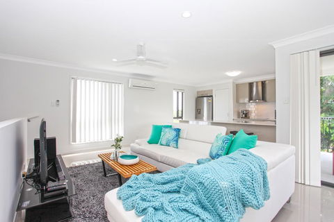 Beach Breeze Holiday House - Perth Resorts 1