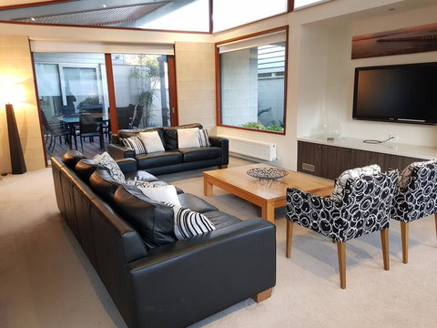 Beach Haven - Perth Resorts 0