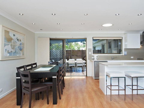 Beach House' 8 Mistral Close - Large House With Aircon - Accommodation Perth 1