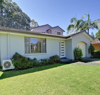 Beach House' 8 Mistral Close - large house with aircon - Accommodation Perth