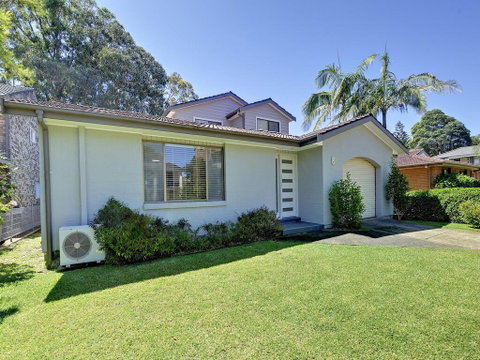 Beach House' 8 Mistral Close - Large House With Aircon - Accommodation Perth 0