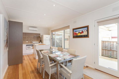 Beach Road Classic 3-10 - Accommodation Perth 3
