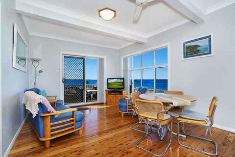 Beachcomer, Unit 1 - The Entrance, NSW - Perth Resorts 1