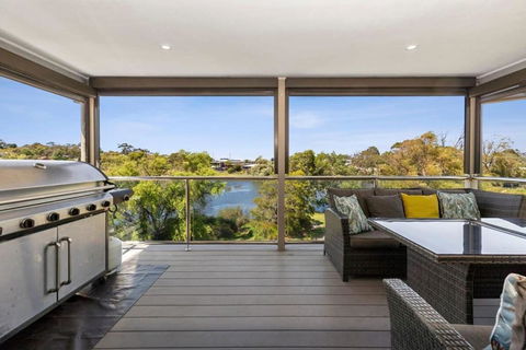 Riviera Lakeside With Uninterrupted Water Views - Perth Resorts 3