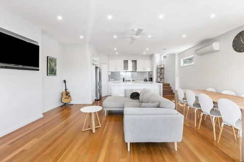 Riviera Lakeside With Uninterrupted Water Views - Perth Resorts 2
