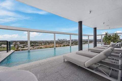 Rivello Apartments - Free Secure Car Park, 6km To City, Ferry Terminal, Eat Street, Rooftop Pool, Sauna, Portside Dinning - Perth Resorts 1