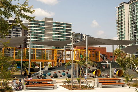 Rivello Apartments - Free Secure Car Park, 6km To City, Ferry Terminal, Eat Street, Rooftop Pool, Sauna, Portside Dinning - Perth Resorts 3