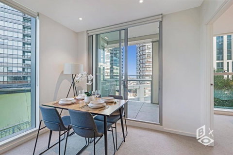 REST COLLECTION Apartments On Collins Docklands - Accommodation Perth 3