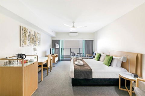 Resort-Style Sister Studios - Double Delight In The CBD - Accommodation Perth 0