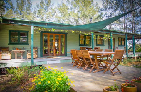Red Tractor Retreat - Perth Resorts 0