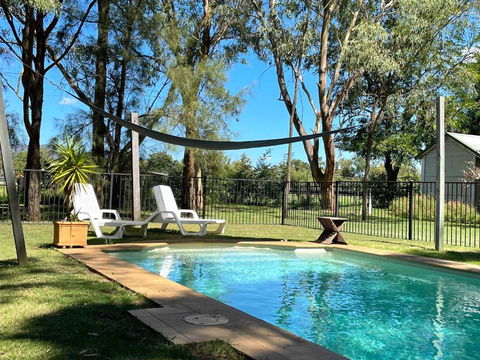 Red Tractor Retreat - Perth Resorts 2