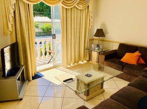 Redcliffe Villa - Accommodation Perth 3
