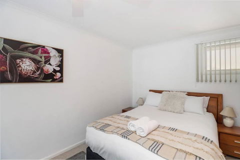 Reel Close! Walk To Everything. Sleeps 6 - Accommodation Perth 3