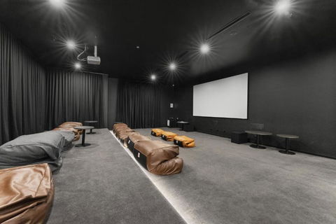 Refined 2-Bed With Luxurious Building Amenities - Accommodation Perth 2