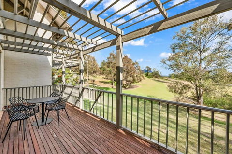 Refreshing Valley Escape - Accommodation Perth 0