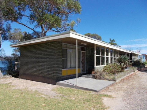 Regatta Point Holiday Park - Accommodation Perth 2