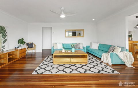 RELAX @48 CLOSE TO BEACH Sleeps 7 - Accommodation Perth 3
