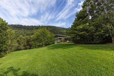 Relax In Natures Symphony At The Berry Dairy - Perth Resorts 0