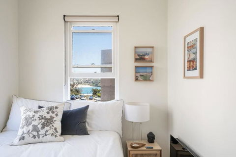 Relaxed Coogee Coastal Living With Ocean Views - Accommodation Perth 0
