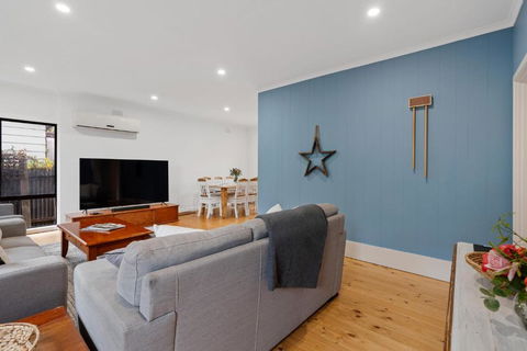 Relaxed Family Beach House - No Linen Included - Accommodation Perth 3