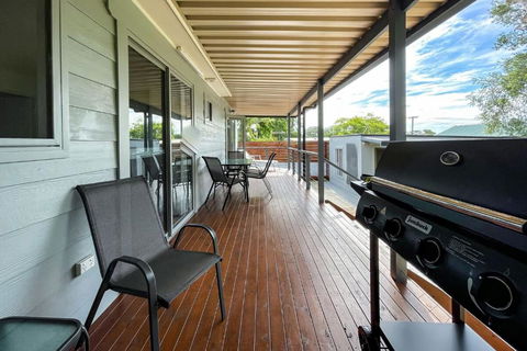 Renovated Beach Home Relax Unwind - Accommodation Perth 2