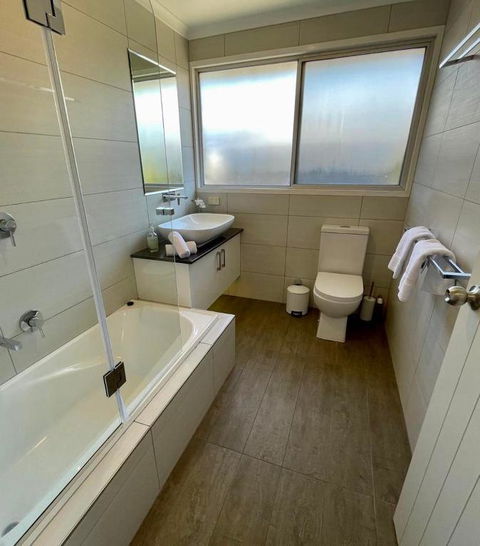 Renovated Beach House In The Heart Of Mooloolaba - Perth Resorts 1