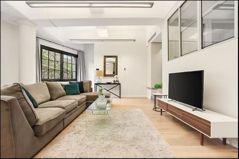 Renovated Warehouse Conversion In Heart Of Sydney - Accommodation Perth 1