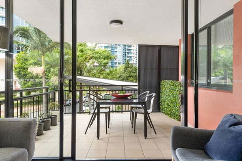 Resort Living - 10mins CBD - 2Bed / 2Bath / 1Car - Accommodation Perth 1