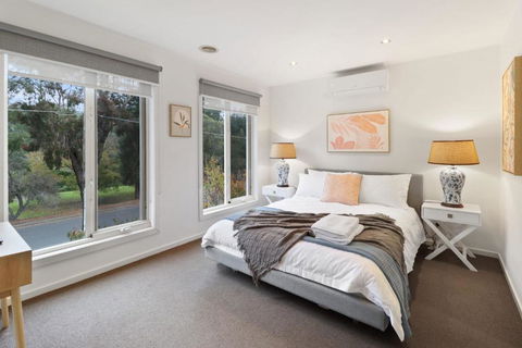 Retreat On Gairloch I Geelong River Hideaway - Accommodation Perth 3