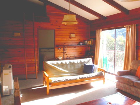 Retro 2 Bedroom Apartment - Accommodation Perth 2