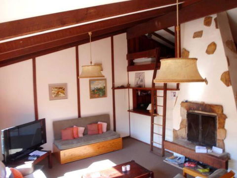 Retro 2 Bedroom Apartment - Accommodation Perth 0