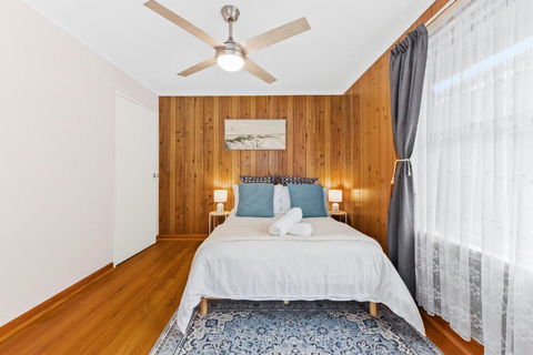 Retro Retreat - Mornington - Perth Resorts 3