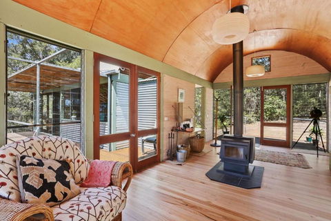 Rikkara Sanctuary 19 Rikkara Avenue Private Retreat - Accommodation Perth 1