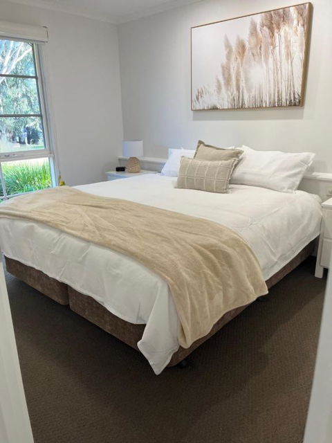 River Frontage Unit Moama - Accommodation Perth 1